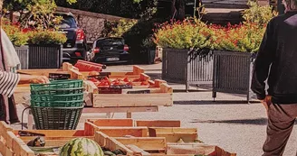 Marché hebdomadaire avec l'association des créateurs et artisans