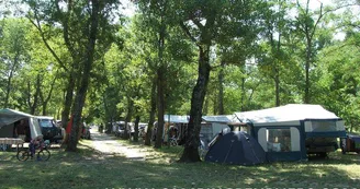 Aire de service/accueil camping-car au camping les Peupliers