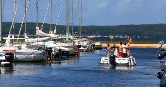 bateau-lac-port-biscarrosse