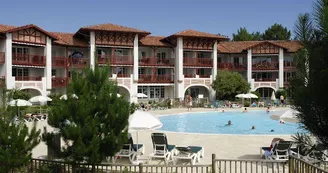 residence-pierre-et-vacances-piscine-biscarrosse (2)