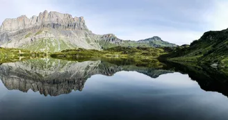 Lac et montagne de Pormenaz