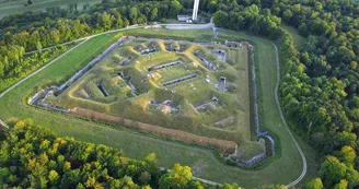 LE FORT AUX ÉNIGMES