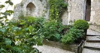 Forteresse médiévale et village de Yèvre-le-Châtel