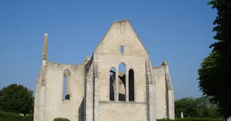 Forteresse médiévale et village de Yèvre-le-Châtel