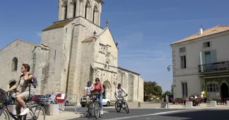 Eglise Saint-Pierre de Frontenay-Rohan-Rohan