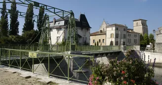 Pont-levis métallique de Magné