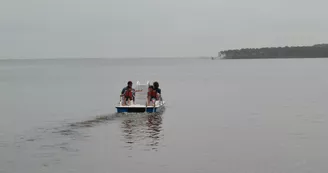 Moutchic Loisirs - Location de pédalos - Plage du Moutchic lac de Lacanau