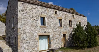 VILLAGE DE GITES DU MAS DE LA BARQUE APPARTEMENT DUPLEX 6 PERSONNES