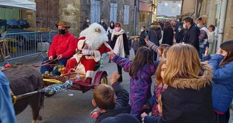 Passage du Père Noël au Marché de Noël de Saint Léonard de Noblat