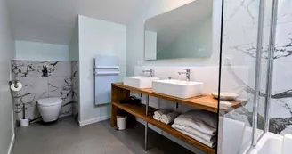 salle de bain suite LES ECUREUILS au gite Le Cottage Limousin à Saint Brice_30