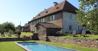 La maison,vue de la piscine._2