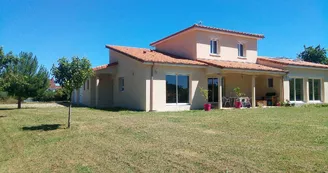 Gîte du pin parasol à Arnac la Poste en Haute-Vienne (Nouvelle Aquitaine)
Façade Nord-Ouest_33