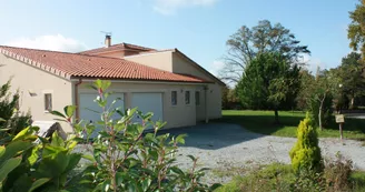 Gîte du pin parasol à Arnac la Poste en Haute-Vienne (Nouvelle Aquitaine)
Façade Nord-Est_34