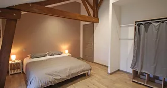 Gîte de 'La Reille' à Cussac en Haute-Vienne (Nouvelle Aquitaine)- chambre Moka à l'étage_25