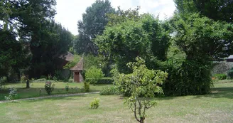 Gite "Le Bourg" à Lussac-les-Eglises en Haute-Vienne (Limousin en Nouvelle Aquitaine) - Le parc communal_24