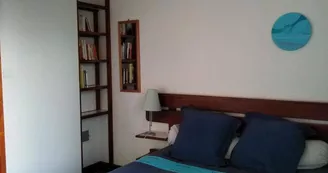 Gîte du Petit Colombier Au premier étage, chambre 2 personnes lit de 140_5