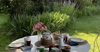 petit déjeuner au jardin