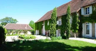 gite-manoir-la-croix-de-la-jugie-saint-priest-ligoure