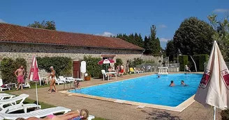 Castel Camping “Chateau de Leychoisier”_1