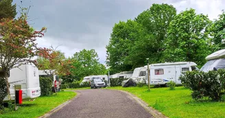 Allée emplacements caravanes