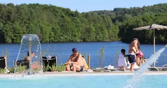 Piscine aqualudique du Lac de Saint-Pardoux - Bassin extérieur et lac_7