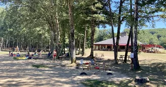 Plage du lac de Ste Hélène, à Bujaleuf_2