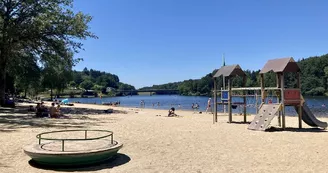 Plage du lac de Ste Hélène, à Bujaleuf_4