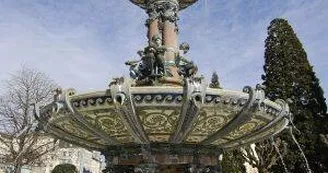 Fontaine de la place de l'Hôtel de Ville_2