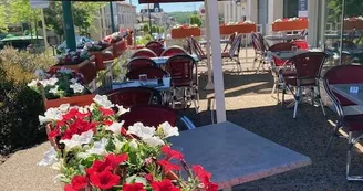 Terrasse Le Boeuf Rouge Saint Junien