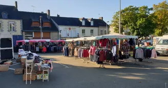 Lundi matin, le marché à Villaines-la-Juhel