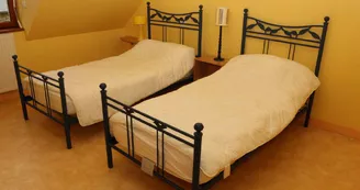 gite-du-grandmarche_- chambre jaune