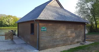 CHALET LA PERCHE, LES PIEDS DANS L'EAU, 5-7 PERS