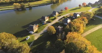 CHALET LE BROCHET, LES PIEDS DANS L'EAU, 5-7 PERS