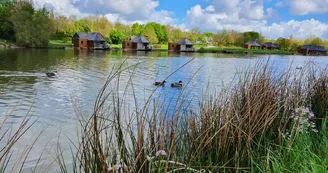 CHALET LE BROCHET, LES PIEDS DANS L'EAU, 5-7 PERS