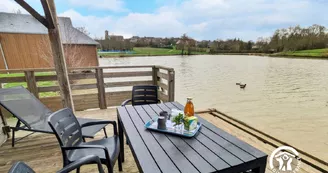 CHALET LE BROCHET, LES PIEDS DANS L'EAU, 5-7 PERS