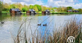 CHALET LE GARDON, LES PIEDS DANS L'EAU, 5-7 PERS