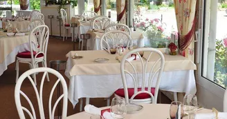 Grand Hôtel Mayenne - Salle de restaurant