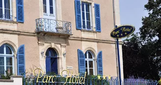 parc-hotel-chateau-gontier-facade