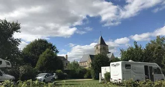 camping du bac ménil mayenne verdure calme camping-car tentes vélos