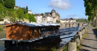 LE BATEAU LAVOIR SAINT-JULIEN