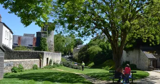 LES REMPARTS ET LA PORTE BEUCHERESSE