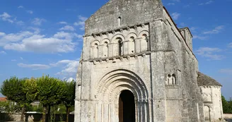 Eglise Saint-Sulpice de Marignac Haute-Saintonge abside en forme de trefle