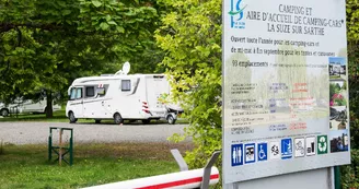 emplacement-camping-car-La-Suze-sur-sarthe