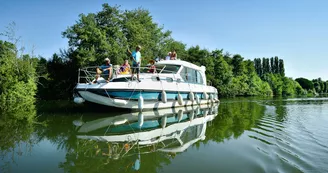 Croisière sur la Sarthe sur une pénichette d'Anjou Navigation