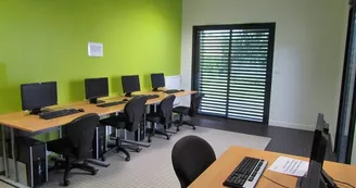 résidence-sportive-le-mans-salle-informatique