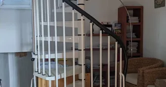 Accès aux chambres du 2ème étage de la maison