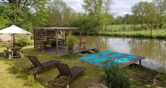 Le Cottage Belmontais - Beaumont-sur-Sarthe - terrasse en bord de rivière