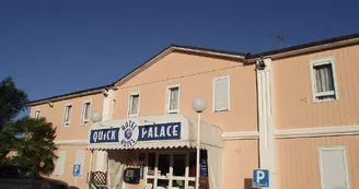 Quick Palace façade coté parking