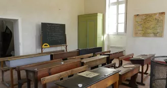 Maison d'école-natale Catherine Paysan salle de classe