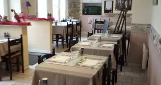 Vallee-de-la-sarthe-Auberge-de-la-Rose-salle-restaurant